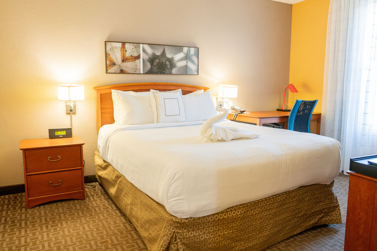 Bedroom 4, TownePlace Suites by Marriott Dallas Las Colinas, Irving