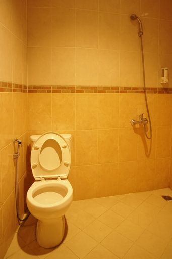 Bathroom 4, OYO 142 Hotel Al Furqon Syariah, Palembang
