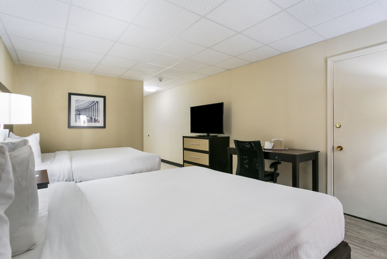 Bedroom 3, Eisenhower Hotel & Conference Center, Adams