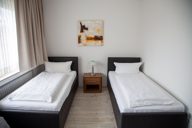 Bedroom 2, Hotel Haus Kastanienhof, Mülheim an der Ruhr