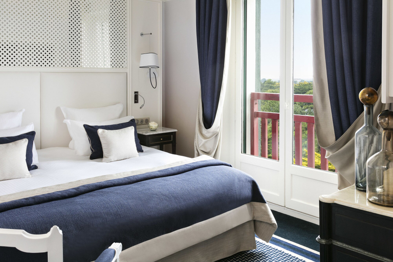 Bedroom 3, Hôtel Barrière l'Hermitage, Loire-Atlantique