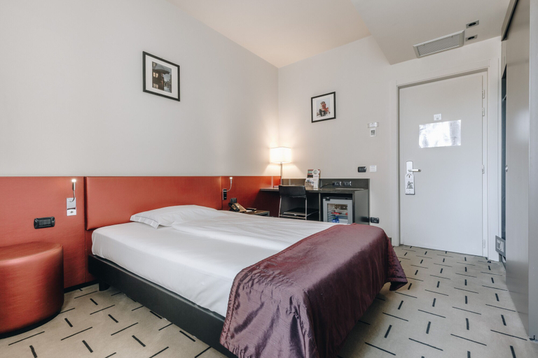 Bedroom 3, Hotel Continental, Cremona