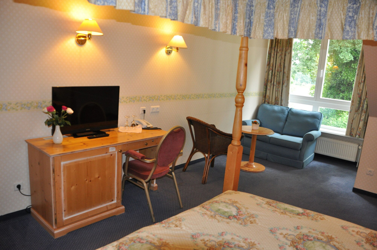 Bedroom 2, Emsland Hotel Saller See, Emsland