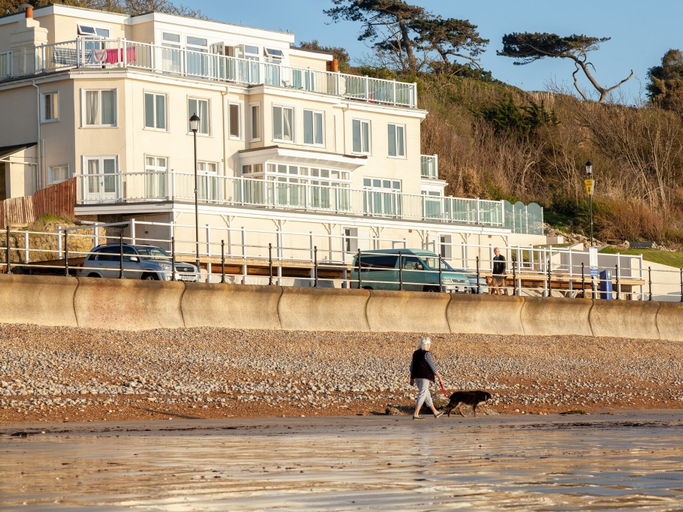 Exterior & Views 2, Garden Apartment On The Beach, Isle of Wight