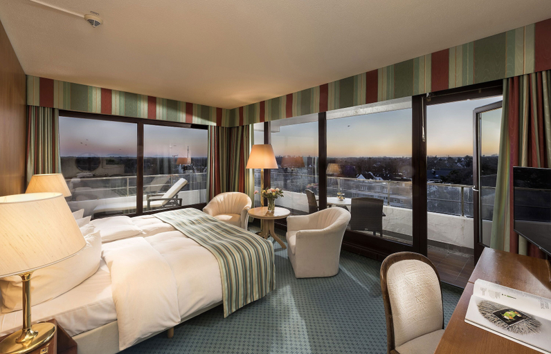 Bedroom 4, Maritim Seehotel Timmendorfer Strand, Ostholstein
