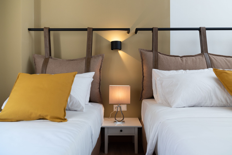 Bedroom 5, Hotel Tier, Attica