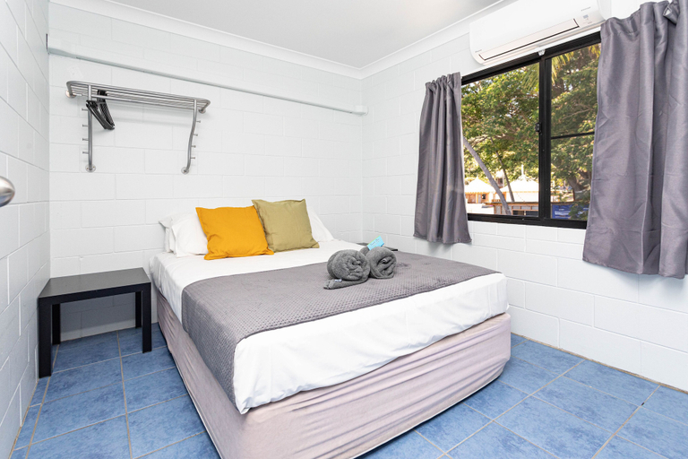 Bedroom 2, Airlie Sun & Sand Accommodation 6, Whitsunday