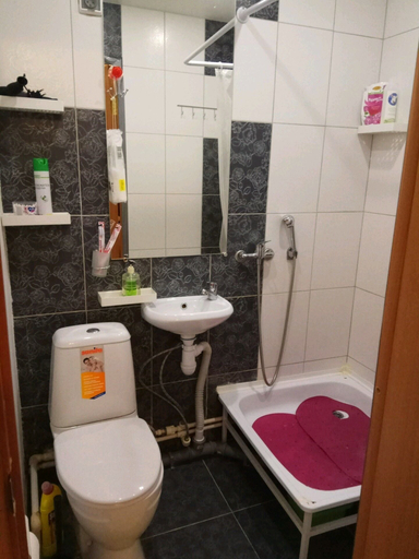 Bathroom 2, Apartments on Chaykovskogo, Ekaterinburg gorsovet