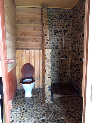 Bathroom, Castle Forest Lodge, Gichugu