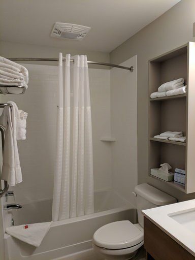 Bathroom 3, Microtel Inn & Suites by Wyndham Clarion, Clarion