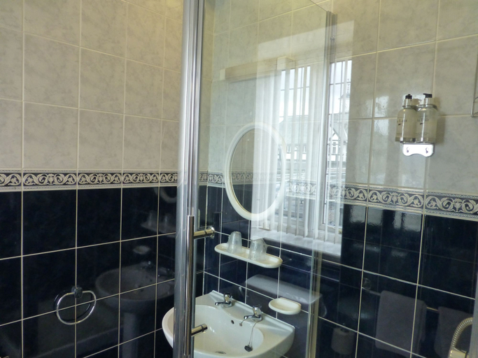 Bathroom 3, Maes Manor Hotel, Caerphilly