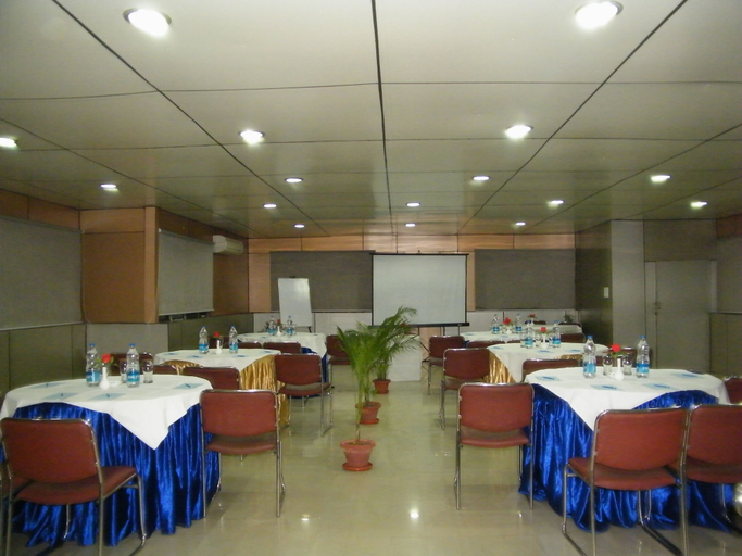 Food & Drinks 5, Hotel Crestwood, Kolkata