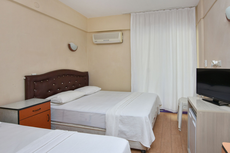 Bedroom 4, Nil Hotel, Ayvalık