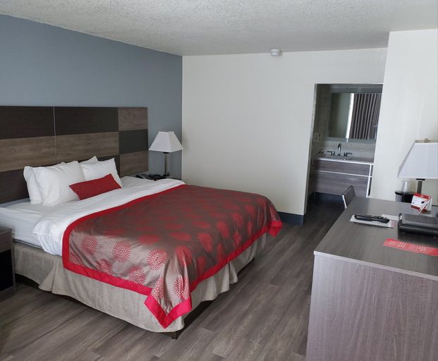Bedroom 3, Ramada by Wyndham North Platte & Sandhills Convention Ctr, Lincoln
