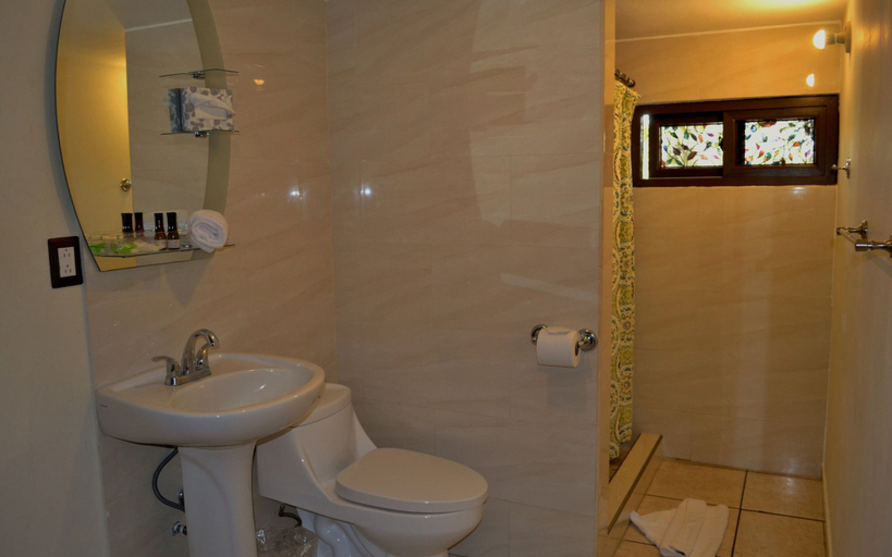 Bathroom 4, Hotel Villa Florencia Zona Rosa, Antiguo Cuscatlán