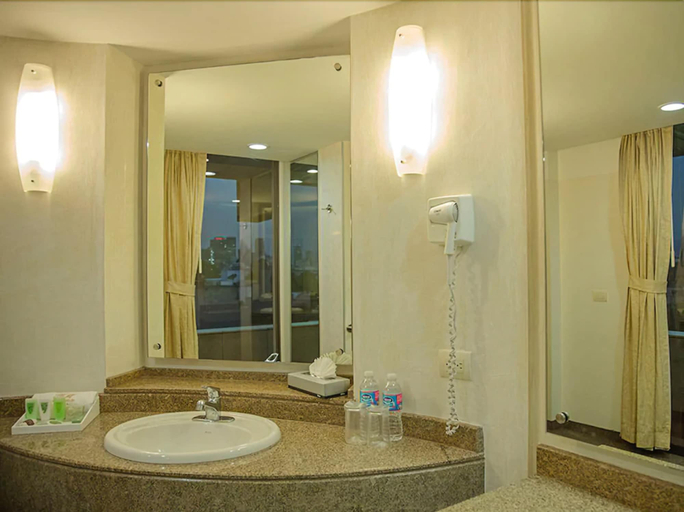 Bathroom 4, Hotel Marbella, Mexico City