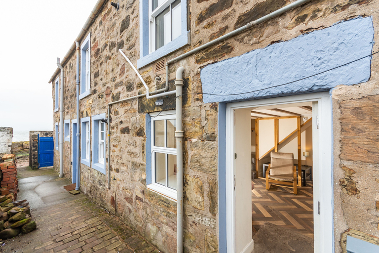 Exterior & Views 2, Cellardyke 3-bed Cottage, Sleeps 6 by Seafront, Fife