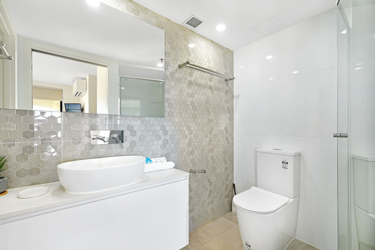 Bathroom 5, Victoria Square Private Apartments, Gold Coast