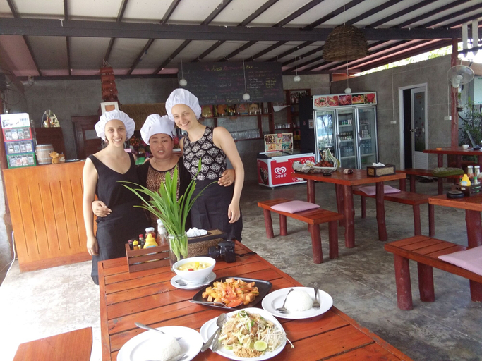 Food & Drinks 5, The Ford Sunset Beach Resort, Ko Phangan