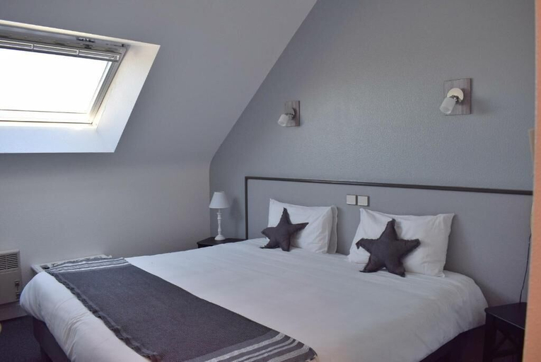 Bedroom 3, Hotel a Licorne, Morbihan