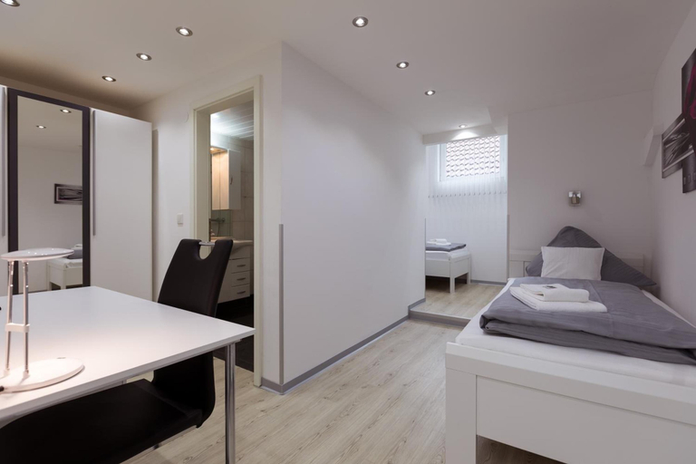 Bedroom 3, Hotel Rühen 24-hour check-in, free parking, guest kitchen, Gifhorn