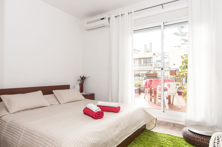 Bedroom 3, The Sky Dome, Barcelona
