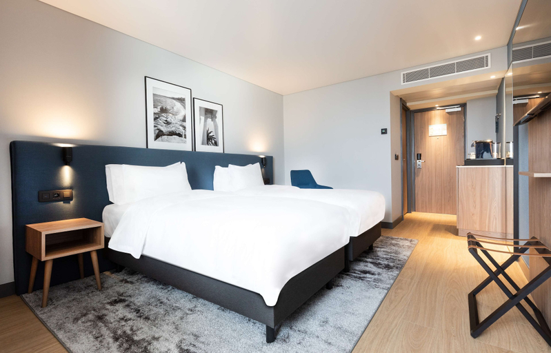 Bedroom 3, Radisson Hotel Nice Airport, Alpes-Maritimes
