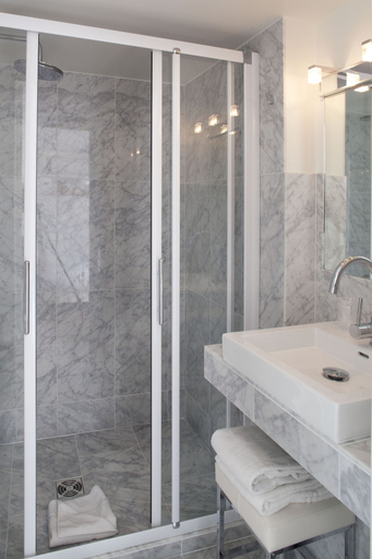 Bathroom 4, Hotel Mayet, Paris