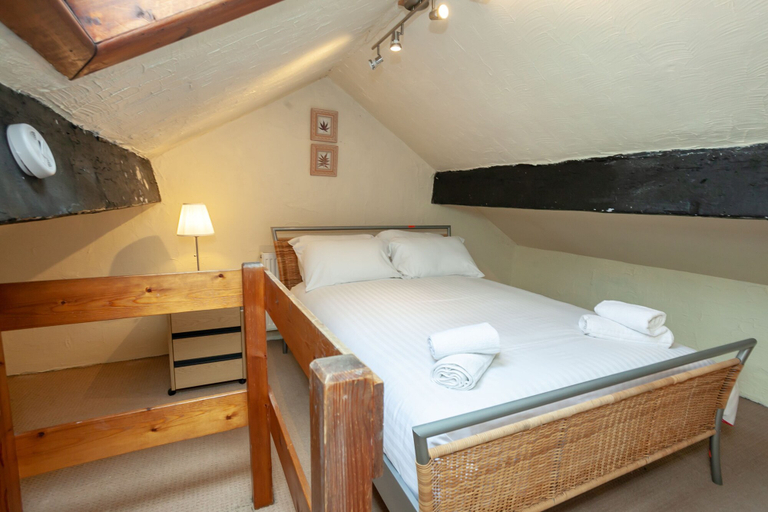 Bedroom 2, Ferncliff cottage - in Peak Distric, Derbyshire