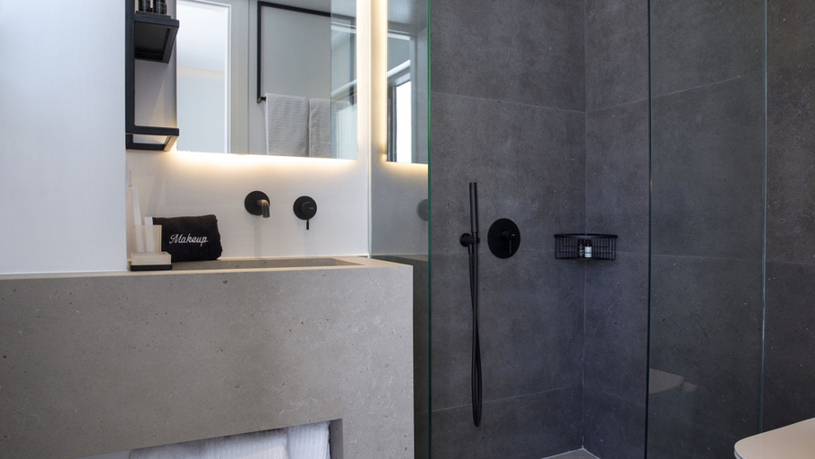 Bathroom 4, The Alex Monte Kastella, Attica