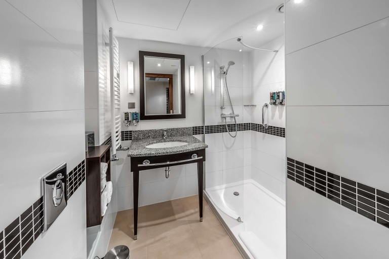Bathroom 4, Hampton by Hilton Swinoujscie, Świnoujście