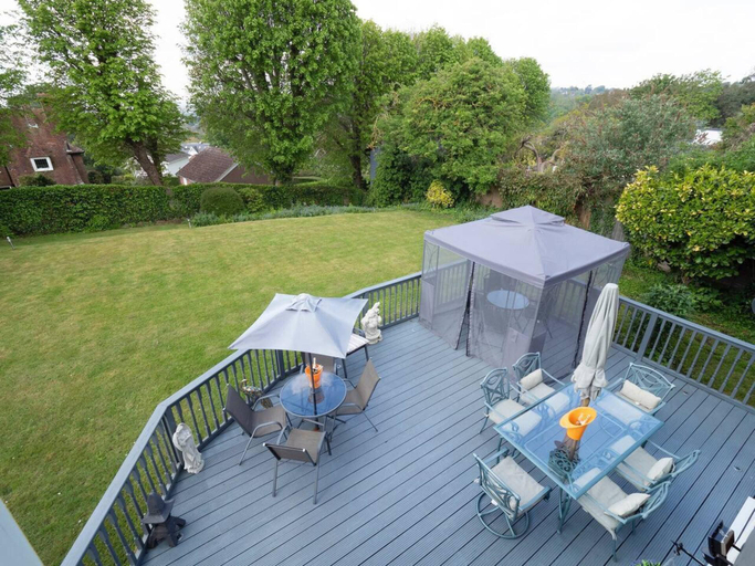 Others 5, Inviting 7-bed House With sea Views in Hythe, Kent