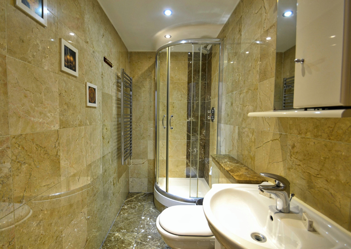 Bathroom 3, Hyde Park Apartments, London