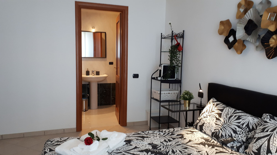 Bedroom 5, Leonardo Rome Holidays, Rome