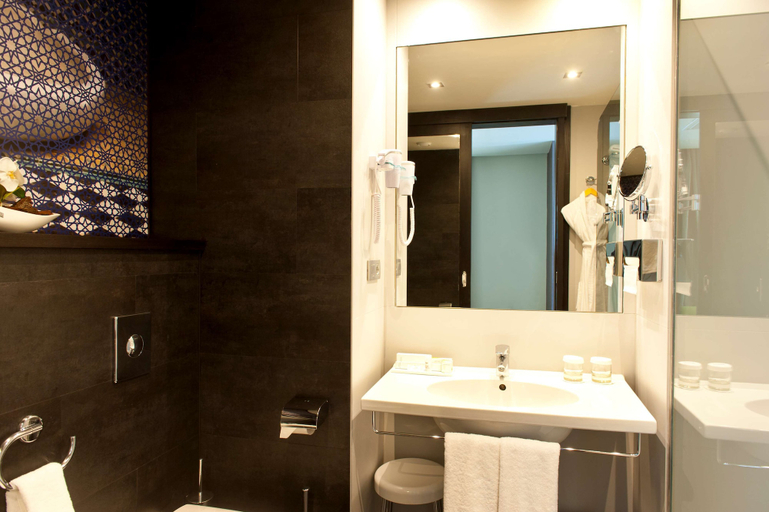 Bathroom 5, Barcelo Casablanca, Casablanca