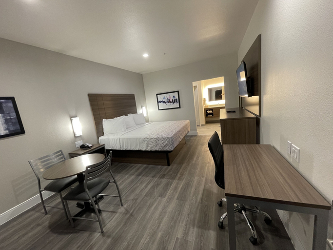 Bedroom 2, Palace Inn Blue - Garth Rd, Houston