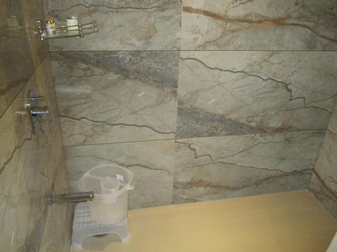 Bathroom 3, Sentara Hotel and Resort, Jaipur