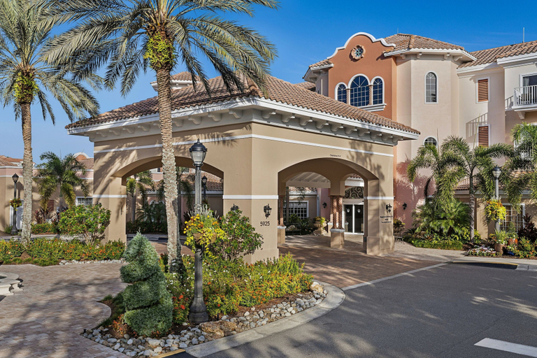 Exterior & Views 3, Marriott's Grande Vista, Orange