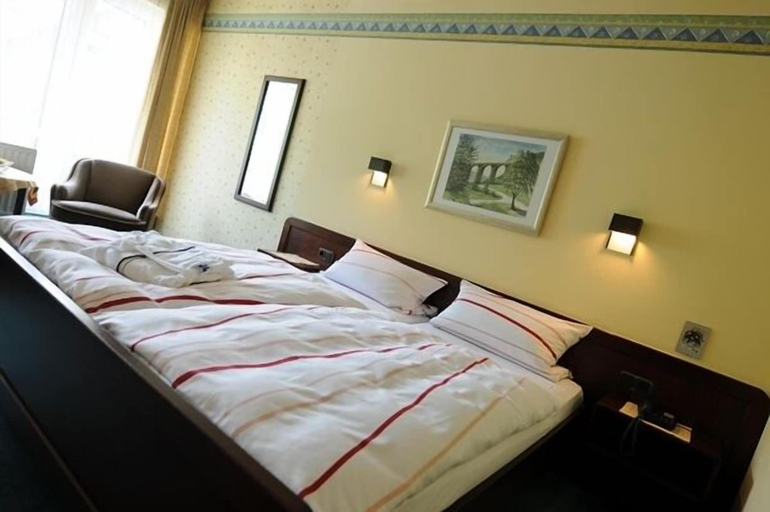 Bedroom 2, Hotel Central, Waldeck-Frankenberg
