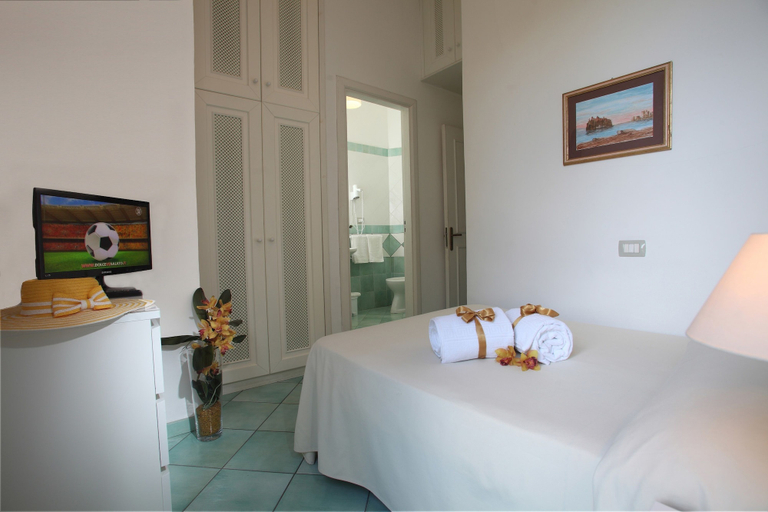 Bedroom 3, Hotel & Residence Matarese, Napoli