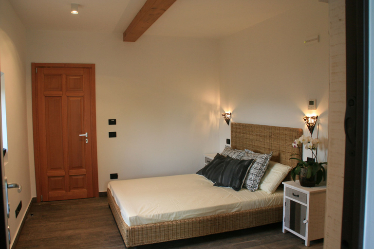 Bedroom 2, Agriturismo Podere Nigriano, Brescia