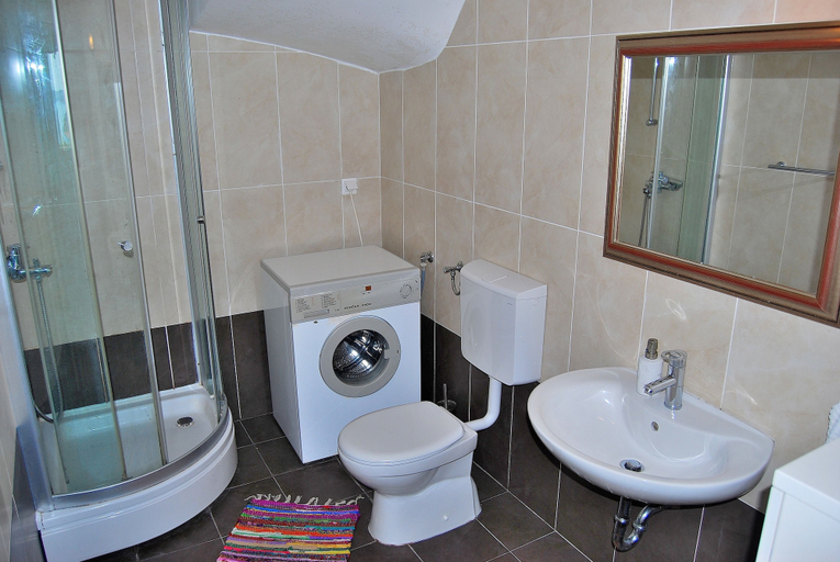 Bathroom 4, Villa Tony, Pojezerje