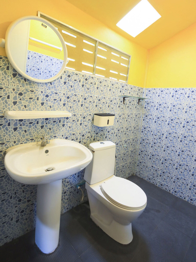 Bathroom 4, Ban Elephant Blanc Bungalow, Pulau Phuket