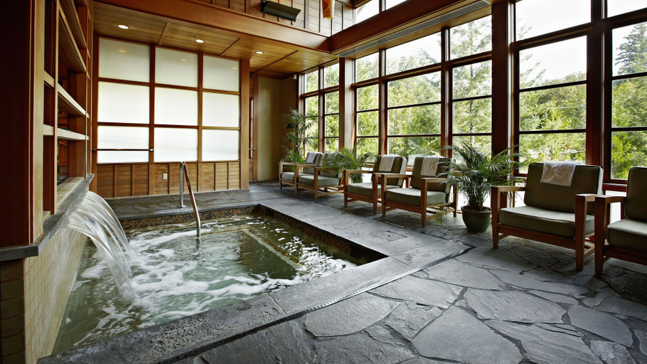 Sport & Beauty 2, Salish Lodge & Spa, King