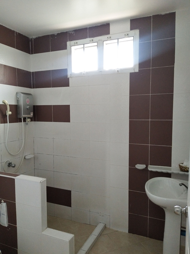 Bathroom 3, Phusuay Park View Hotel, Muang Chaiyaphum