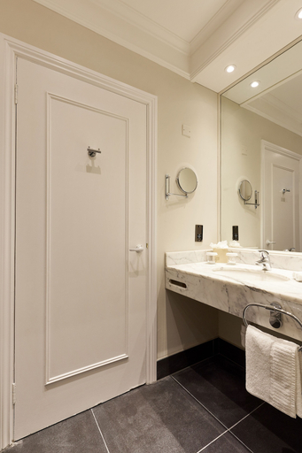 Bathroom 4, Coldra Court Hotel by Celtic Manor, Newport