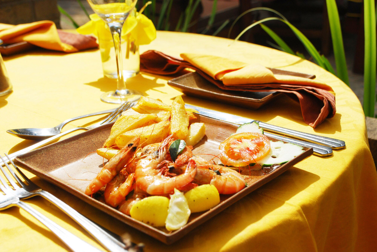 Food & Drinks 3, Sandele Eco Retreat, Kombo South