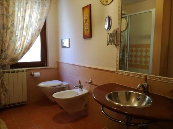 Bathroom 3, Il Sorriso Di Liu, Agrigento