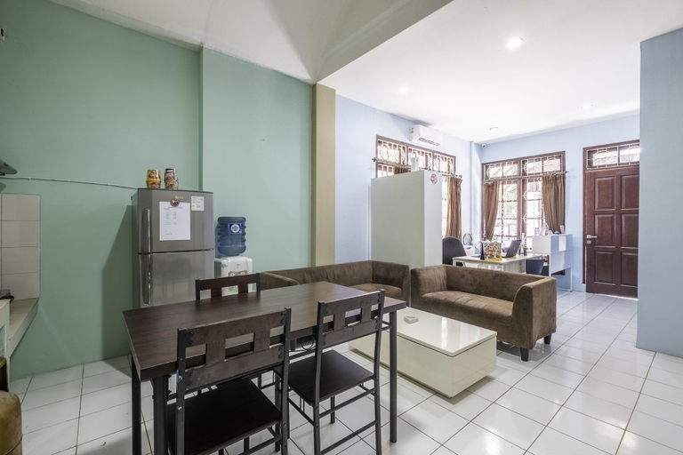 Others 4, Super OYO 1568 Stasiun Ka Cirebon Guest House, Cirebon