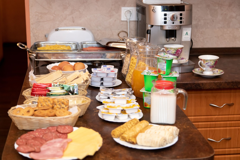 Food & Drinks 5, Guest rooms and apartments Grifon, Sankt-Peterburg gorsovet